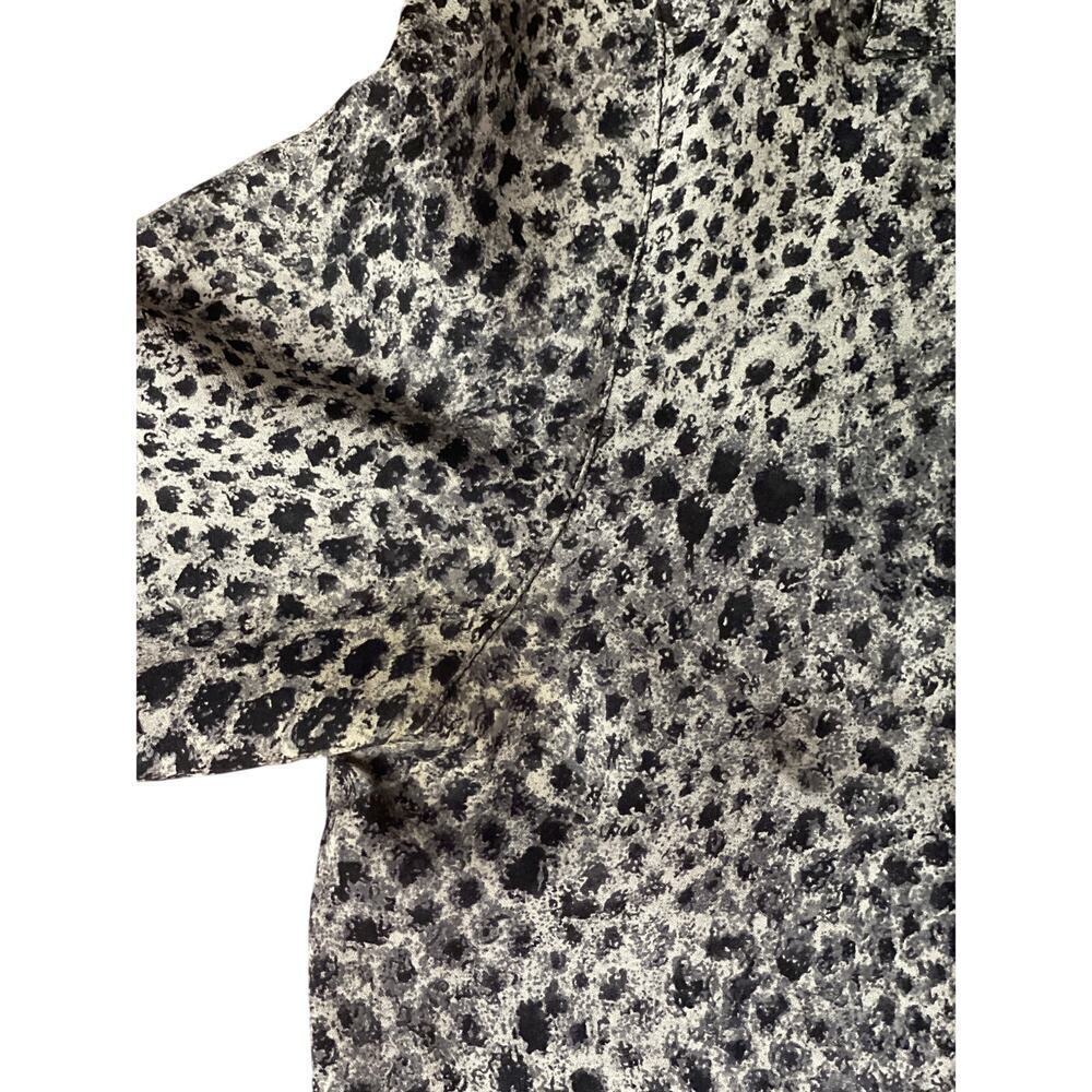 Vintage Talbots Pure Silk Gray Animal Print Button Up Blouse Size 8 Petite - Picture 5 of 5